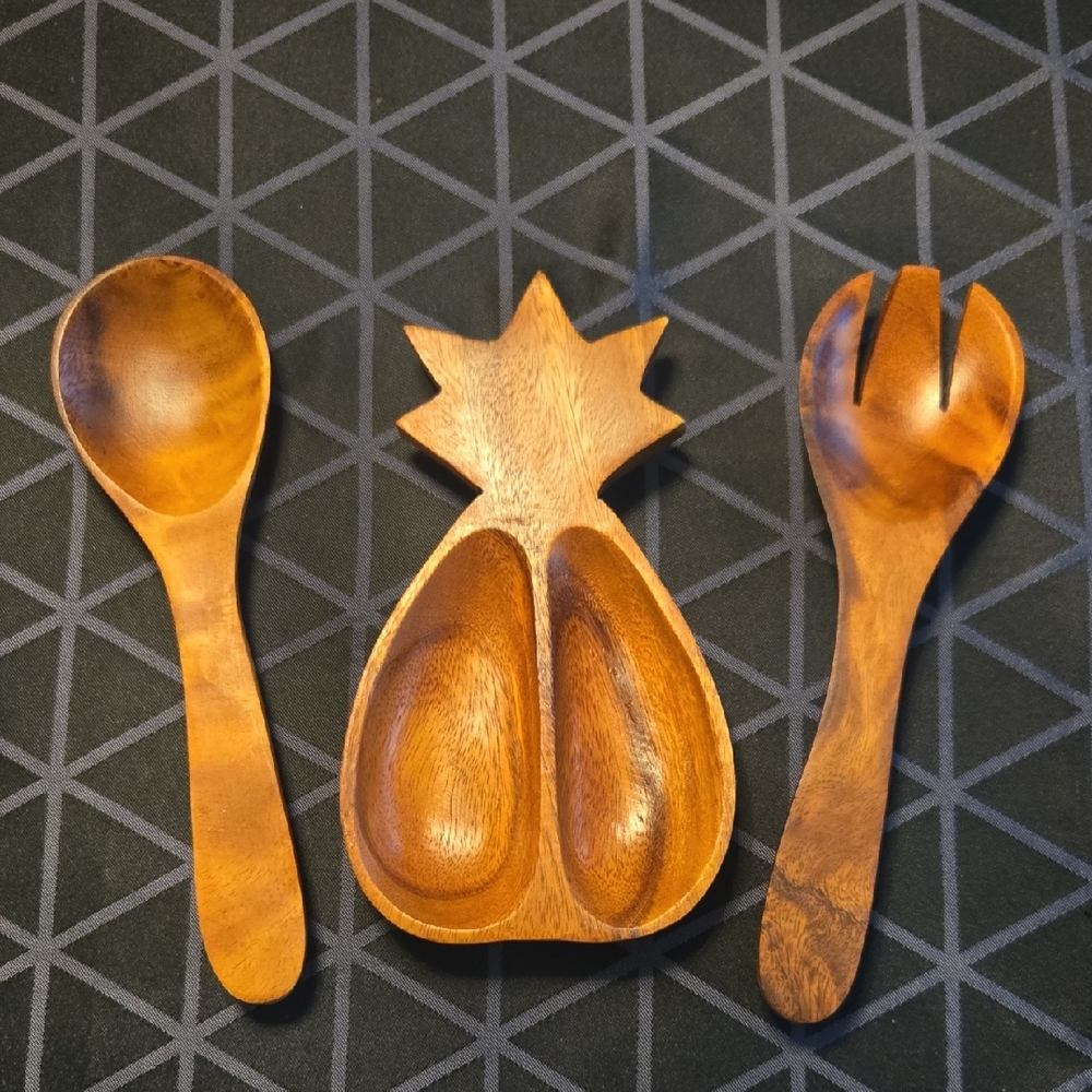 Wooden Salad Serving Set And Pineapple Plate